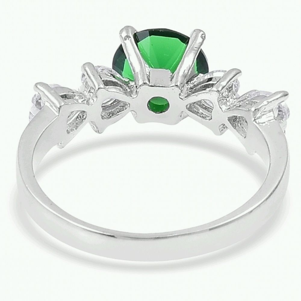 Simulated Emerald ring. Size 9 - Picture 3 of 4